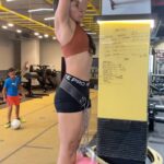 Aishwarya Krishnan Instagram - Working on the Pull game. 🙌 . . . . . . . . . . #reels #reelinstagram #reelitfeelit #personaltrainer #personaltraining #pullups #strength #strengthtraining #weightedpullups #womenfitness #kolkatafitness