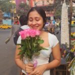 Aishwarya Krishnan Instagram – @ar_mo54 just catching me candid in The City Of Joy! 💕

#kolkata #cityofjoy #kolkataphotography #instapic #instagood #prettyflowers Kolkata – The City of Joy