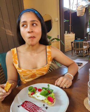 Aishwarya Krishnan Instagram - Busy being an avocado gurl 🥑

#vacation #goa #holiday #love #laugh