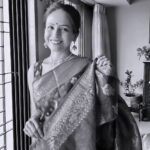 Aishwarya Narkar Instagram - 🩶🤍🖤♥️ 📸❤️@manaskasar #aishwaryanarkar #monochromatic #sareestyling #saree #vibe#love#feel#happy#instapost #trending