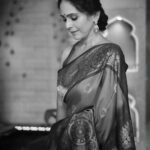 Aishwarya Narkar Instagram - ..... #aishwaryanarkar #sareestyling #sareebrands #feel #vibe#mood#instafashion #instafamily❤️