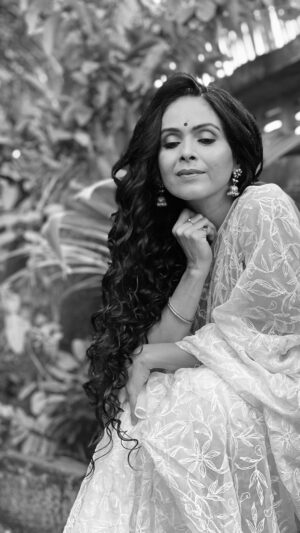 Aishwarya Narkar Instagram - smile 🥰😍😘
@aishwarya.narkar 
makeup and hair : @hema_dhavan 

#makeupartist #makeup #aishwarya #aishwaryanarkar #celebrity #celebritymakeupartist #celebritymakeup #hairstylist #hairstyles #hairgoals #curlyhair #saree #sareelove #makeupaddict #trendyhairstyles #trending #trendymakeup #nudemakeup #nudemakeuplook #hemadhavan