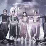 Aishwarya Narkar Instagram - तुमच्या मनोरंजनासाठी सज्ज ३ खलनायिका. कार्य आहे घरचं, सगळ्यांनी यायचं . ‘वामन हरी पेठे ज्वेलर्स प्रस्तुत’, ‘झी मराठी उत्सव नात्यांचा अवॉर्ड 2023’, 4 नोव्हेंबर, शनिवार, 7 PM #ZeeMarathi #ZMA2023 #ZeeMarathiAward2023 #GharchaKarya #घरचंकार्य #Promo