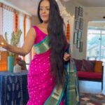 Aishwarya Narkar Instagram - सुरेखशी ऐश्वर्या तितक्याच सुरेख पैठणी साडीत. ही पैठणी पॉवरलूम असली तरी प्युअर सिल्क आहे. या कलांजली पैठणीत अनेक रंग उपलब्ध आहेत. सर्व पैठण्या बघण्यासाठी खाली दिलेल्या लिंकवर क्लिक करा. https://sayalirajadhyakshasarees.com/collections/silk-paithani-sarees @aishwarya.narkar presenting our precious rani pink paithani with blue border and pallu, perfect fit for this dussehra and diwali. To shop this paithani visit our website or store. Link: https://sayalirajadhyakshasarees.com/collections/silk-paithani-sarees/products/rani-pink-silk-paithani-saree-srrpsps51 Our festive events & exhibitions Buy any 4 sarees/blouses, pay for 3! Thane exhibition with @houseofaadyaa 22nd October, Sunday Tip Top Plaza Pune exhibition @houseofaadyaa 28th October, Saturday House of Aadyaa 1st to 10th November Sayali Rajadhyaksha Studio 202, Kingston, Tejpal road, VileParle east, Mumbai For more details WhatsApp us on 9137808579 with your name and queries. We ship worldwide. #sayalirajadhyakshasarees #navratrispecial #dussehra #diwali #saree #sari #festivecollection #festivesarees #weddingsaree #reelsofinstagram #sareesofinstagram #trendingreels#viralreels #paithani #puresilk #pink #reelsinstagram #reelvideo #silkpaithani #paithanisaree