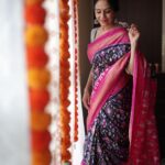 Aishwarya Narkar Instagram - A beautiful traditional weave from Telangana, Pochampalli Ikat. Aishwarya is looking just stunning in this saree. To view our entire collection of Pochampalli Ikat sarees, click on the link below https://sayalirajadhyakshasarees.com/collections/pochampalli-ikat-silk-saree ALL PRODUCTS ON 15% DISCOUNT TILL 15TH NOVEMBER Our Mumbai Exhibition 1st to 10th November 10am to 8pm Sayali Rajadhyaksha Studio 202, Kingston Tejpal Road Near VileParle east railway station, Mumbai For details please WhatsApp us on 9137808579. We ship worldwide. #sayalirajadhyakshasarees #vileparle #saree #sari #puresilk #silksaree #trendingreels #reelsinstagram #reelsofinstagram #reels #viralreels #handloom #sustainability #festivecollection #festivesaree #diwali #pochampalliikat #weddingsaree #handwoven #trending Mumbai, Maharashtra