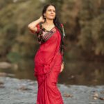 Aishwarya Narkar Instagram - ❤️❤️ 📸❣️@ashayrtulalwar #aishwaryanarkar #sareelove #feel #vibe #instafashion #instapost #instagram #brands