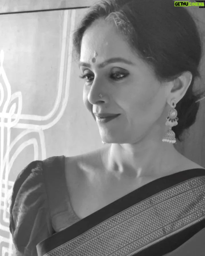 Aishwarya Narkar Instagram - ❤️ #aishwaryanarkar #blacknwhitephotography #sareelove #sareebrands #traditional #instafashion #instagram