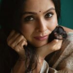 Aishwarya Narkar Instagram - Thank you @ashayrtulalwar for these beautiful clicks...💕 #aishwaryanarkar #eyes#eyescantalk #instafashion #instagram