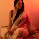 Aishwarya Narkar Instagram - ❤️❤️❤️ 📸♥️ @ashayrtulalwar #aishwaryanarkar #color #sareelove #saree #open #openhair #candidphotography #candid #love#beyourself #mood#instagood #insta #instafit #instalove #instafashion #instapic #instamood #instagram