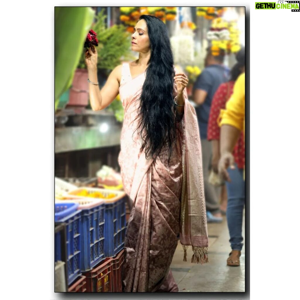 Aishwarya Narkar Instagram - Saree love...♥️♥️ Saree @manasisareeclub ❤️ 📸♥️@snehilcam_ #aishwaryanarkar #sareestyles #sareebrands #silksaree#instafashion #instagood #instagram #instapost