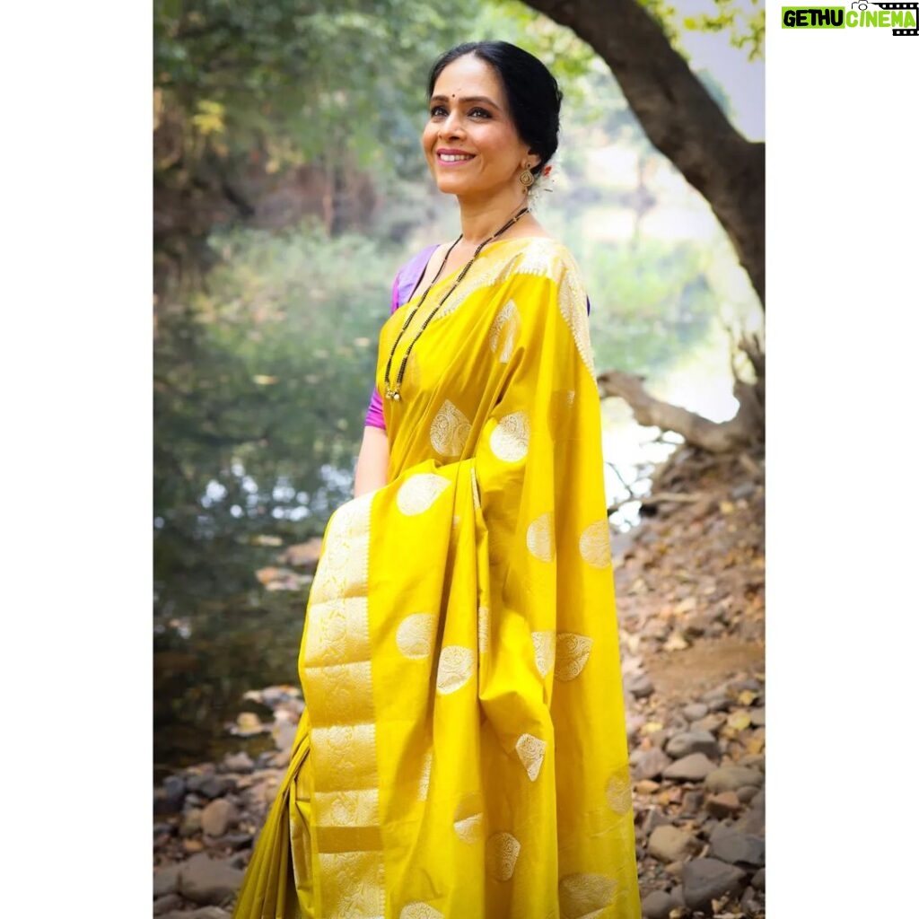 Aishwarya Narkar Instagram - ❤️🫶 Saree @manasisareeclub♥️ 📸❤️@snehilcam_ #aishwaryanarkar #traditional #saree #silksaree #fashion #instapost #instagram