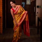 Aishwarya Narkar Instagram - ❤️❤️ Saree @sayalirajadhyakshasarees 📸❤️@shrutisbagwe #aishwaryanarkar #sareebrands #sareelove #saree #feel #vibe #traditional #fashion #instagram