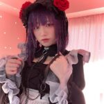Akari Akase Instagram – 2/18に発売しました #ヤングガンガン No.5 表紙 #グラビア で掲載して頂いています🤭✨

#その着せ替え人形は恋をする の漫画72話も掲載されております！

なんと今回は#着せ恋 の  #黒江雫 のコスプレやグラビアでは初めてのツインテもしています…❕

激アツ内容になっていますので
是非皆様お近くの書店やコンビニ、通販にてGETして下さい꒰ঌ(՞_ ̫ _՞)໒꒱🤍

#あかせあかり 
#表紙 
#コスプレ