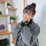 Akari Akase Instagram - #purizm (プリズム)さんのVol.7 コスプレ、歌手デビューについてインタビューして頂いた時の #オフショット です(՞_ ̫ _՞) Amazonさん等のインターネット通販、一部書店にてGETできます🙌🏻 #あかせあかり #お団子ヘア #雑誌掲載 Fashion👗♡ ﾀｰﾄﾙﾈｯｸ #evelyn ﾜﾝﾋﾟｰｽ #rasvoa