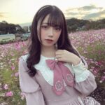 Akari Akase Instagram - 世界で1番お姫様👑？ #あかせあかり #コスモス畑 #見てきた ✨ 𝙵𝙰𝚂𝙷𝙸𝙾𝙽👗♡ ﾜﾝﾋﾟｰｽ.ﾌﾞﾛｰﾁ #amavel