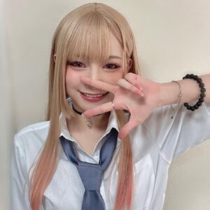 Akari Akase Instagram - 海夢ちゃんHappybirthday!!! 素敵な貴女に出会えて、素敵な作品に携わらせていただけて、本当に幸せです。 これからもまっすぐ輝いて下さい✨ #あかせあかり #その着せ替え人形は恋をするコスプレ #喜多川海夢コスプレ #コスプレ #コスプレイヤー #着せ恋コスプレ