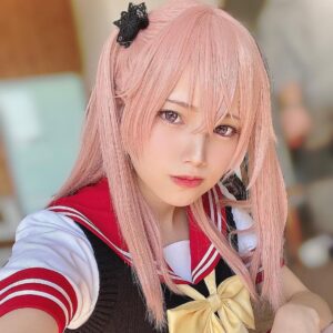 Akari Akase Instagram - 情報解禁🎎🌸
本日発売の「#ヤングガンガン No.06」さんにて #その着せ替え人形は恋をする よりジュジュ様のコスプレで表紙 ＆巻頭グラビアを担当させて頂きました(˶´˘`˶)

今回はなんとあかせ、ぜ~んぶジュジュ様コスプレでの登場！
制服姿はもちろん、私服やブラックリリィコス、初めてジュジュ様がプリンセスリリィのコスプレをした時の姿など…

制服ジュジュ様コスのあかせと福田先生描き下ろし海夢ちゃんイラストの両面ポスターまで付く贅沢な1冊🫢

そして全部あかせセットウィッグ🫢!!✨
特にジュジュ様の初コスプリンセスリリィのウィッグは「コスプレ初心者感」をイメージしたセットになっています。コスプレを始めて最初の方のウィッグセットを思い出しながらセットしていたので、そういった所にも注目して見てもらえると更に楽しめるかも知れません🫣🤍

お近くの書店、通販にて是非GETしてください💭✨
(ひな祭りの日に出るなんて最高ですね~🌸)

#あかせあかり 
#着せ恋 
#コスプレ 
#コスプレイヤー 
#巻頭グラビア 
#乾紗寿叶 
#ジュジュ様