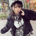 Akari Akase Instagram - あっかんべーっ！！！ʕ ◦`꒳´◦ʔ💨 気づいたらもう3月…今月は何をしようか来月は何をしようかって考えているうちに時が進んでいってしまいますね🥲 毎日を最高の時間にする為にも１日１日を大切にして頑張らないとです✨ と言いつつ今日は1日中寝て終わりました( ᜊﬞﬞ ) 𓈒𓏸!!明日から頑張る…🔥 #あかせあかり #オフショット #あっかんべ #3月最初のいいねください 𝙵𝙰𝚂𝙷𝙸𝙾𝙽👗♡ ｺｰﾄ #Amavel ﾌﾞﾗｳｽ.ｽｶｰﾄ #ROJITA