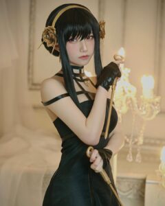 Akari Akase Instagram - いばら姫🥀 ヨル Twitterに載せてたやつだけど2枚まとめて投稿したかったのでインスタでも投稿しちゃいます❁� #あかせあかり #スパイファミリーコスプレ #ヨルフォージャーコスプレ #ヨル #コスプレ #spyfamilycosplay #yorforger #cosplay