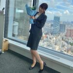 Akari Akase Instagram - この後22:00~金曜ドラマ #トリリオンゲーム 第10話 放送スタートです👓 遂に最終回です！ 長い様で早い撮影期間でした。 この作品、現場で水樹を通して学んだ事を今後に活かせる様精進できればと思います🌸 最終話、トリリオン社がどんな形になるのかお楽しみに💸 (本日放送後23時頃~YouTubeLIVE、TikTokLIVEします！) #あかせあかり #TBSドラマ #出演情報