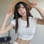 Akari Akase Instagram - 本日7/24(月)発売の #週刊プレイボーイ さん32号に掲載していただいています☀️ 約2年ぶりの #週プレ さんへの登場です！ 最近美味しいものモグモグしすぎて明らかに前よりは太っちゃいました…🥺💭💭💭💭 ですが可愛いく2年前とはまた違う感じのあかせを撮影してもらいましたので、お近くの書店やコンビニにて是非お迎えしてください！！！😂 #あかせあかり #掲載情報 #麦わら帽子 #可愛いは正義 かも