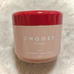 Akari Akase Instagram - メイクが大好きな女の子のためのブランド、「CHOOSY moist」から、新商品「 #グッドナイトジェリーパック 」が発売されます！夜寝る前のスキンケア時にお顔に塗るだけで簡単に「睡眠美容」を叶えられちゃいます…✨️ 保湿系はベタベタしちゃうから苦手だったけど、これはべたつかないのにしっかりと潤ってそんな私にも使いやすかったです(˶´˘`˶)💭 中身はあかせの好きな赤色でほんのり苺のいい香りがしました🍓 あかせの厳選スキンケア隊の新メンバーになりましたよ~🫰🏻 #チューシーモイスト #PR #sponsoredbychoosy