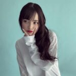 Akari Akase Instagram - アニメ「うる星やつら」と〈マンガート ビームス〉のコラボアイテムのモデルを担当させて頂きました~⚡️ どれも可愛いデザイン🥹 2/17(金)より発売しておりますので是非GETしてください💭✨ #あかせあかり #mangartbeams #BEAMS #マンガートビームス #ビームス #うる星やつら #コラボ商品