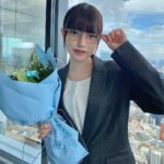 Akari Akase Instagram - この後22:00~金曜ドラマ #トリリオンゲーム 第10話 放送スタートです👓 遂に最終回です！ 長い様で早い撮影期間でした。 この作品、現場で水樹を通して学んだ事を今後に活かせる様精進できればと思います🌸 最終話、トリリオン社がどんな形になるのかお楽しみに💸 (本日放送後23時頃~YouTubeLIVE、TikTokLIVEします！) #あかせあかり #TBSドラマ #出演情報