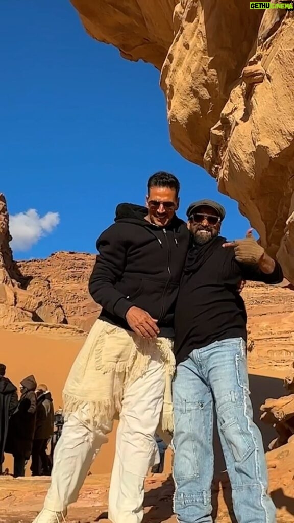 Akshay Kumar Instagram - It is always a vibe working with @akshaykumar sir! And this is how we create it #uchalambakad . Thanks so much sir for inspiring all of us to live healthy and laugh our way through even in the toughest of times ❤️❤️❤️ LOVE YOU SIR ❤️ #akshaykumar #uchalambakad #throwback #reels #bmcm #jordan