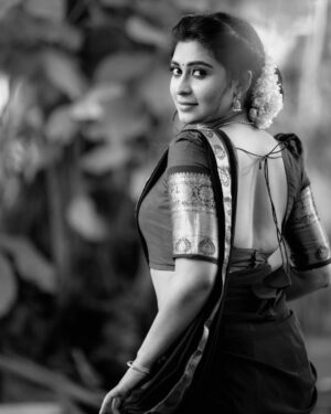 Akshita Bopaiah Instagram - Rocking my ethnicity ! 🌸🌸

Costumes - @ivalinmabia
Photographer - @camerasenthil
Makeup - @priya_dharshini_makeupartist
Hair - @mani_stylist_
Location - @avmgardens
Shoot Organized by @rrajeshananda