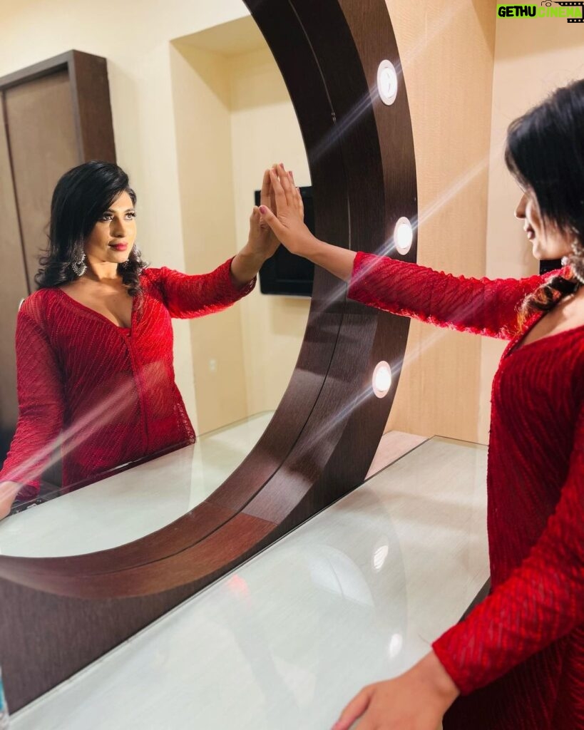 Akshita Bopaiah Instagram - You can close ur eyes to truth but not to memories ….🤍💕🤍 Outfit: @shivanirarunofficial @theslayycouture #mirror #mirrorselfie #selfie #photography #love #art #interiordesign #reflection #instagood #like #homedecor #me #photooftheday #design #photo #follow #instagram #picoftheday #interior #mirrorpic #fashion #home #nature #style #myself #girl #furniture #beauty #makeup #decor Chennai, India