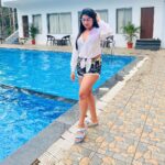 Akshita Bopaiah Instagram - Get better , do better and learn better 😎 #swimingpool #privatepool #poolsofinstagram #infinitypool #poolbuilder #pooldesign #pooltime #poollife #poolside #swimmingpool Chikmagalur