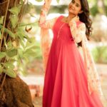Akshita Bopaiah Instagram - Leave a little sparkle Werever u go 🥰 Artist - @akshitha_bopaiah Costumes - @ivalinmabia Photographer - @camerasenthil Makeup - @priya_dharshini_makeupartist Hair - @mani_stylist_ Location - @avmgardens Shoot Organized by @rrajeshananda Chennai, India