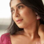 Akshita Bopaiah Instagram - Raising my vibe , one at a time 💗 Artist - @akshitha_bopaiah Photographer - @camerasenthil Makeup - @rajalakshmi_bridalmakeup Shoot Organized by @rrajeshananda Saree: @srisai_13
