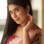 Akshita Bopaiah Instagram - Raising my vibe , one at a time 💗 Artist - @akshitha_bopaiah Photographer - @camerasenthil Makeup - @rajalakshmi_bridalmakeup Shoot Organized by @rrajeshananda Saree: @srisai_13