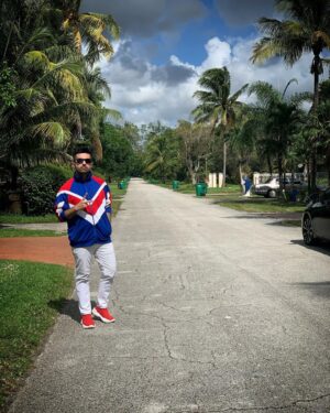 Akull Instagram - Summers 🔆 #akullonthestreet
.
.
.
#akullonthebeat #akull #miami #throwback