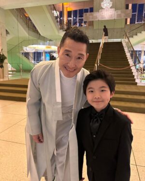 Alan Kim Instagram - It's such an honor. Thank you for having me. Meeting famous people is always happy! ❤️ @goldhouseco @bingchen #goldgala #AAPI