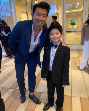 Alan Kim Instagram - I finally met the people I missed. ❤️❤️#isaac @steveyeun @simuliu @iamsandraohinsta @thealiciahannah @chroniclesofnarna @denniskwanphoto @sojisoheeparkarai @valccc It's an honor. Thank you @character.media @unforgettablegala congratulation 💕💕 #unforgettablegala #unforgettablegala2022 #charactermedia