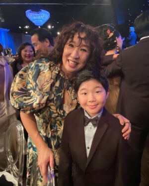Alan Kim Instagram - I finally met the people I missed. ❤️❤️#isaac @steveyeun @simuliu @iamsandraohinsta @thealiciahannah @chroniclesofnarna @denniskwanphoto @sojisoheeparkarai @valccc It's an honor. Thank you @character.media @unforgettablegala congratulation 💕💕 #unforgettablegala #unforgettablegala2022 #charactermedia