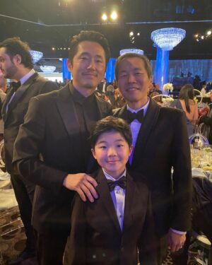 Alan Kim Instagram - I finally met the people I missed. ❤️❤️#isaac @steveyeun @simuliu @iamsandraohinsta @thealiciahannah @chroniclesofnarna @denniskwanphoto @sojisoheeparkarai @valccc It's an honor. Thank you @character.media @unforgettablegala congratulation 💕💕 #unforgettablegala #unforgettablegala2022 #charactermedia