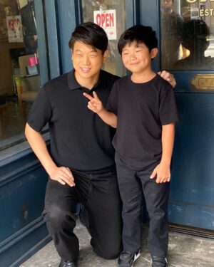 Alan Kim Instagram - Love Little America ❤️❤️ #Mr.Song ❤️Thank you so much everyone @deepamehtaofficial @kihonglee @leejungeun69 @phyliciarashad @official.alyssakim @appletvplus #littleamericaseason2 💕💕