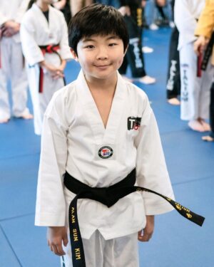 Alan Kim Instagram - Finally, I got a black belt. 🥋yayyyy! I’m so happy! Thank you so much @masterlee.talium  and @taekwonkids_mv 💕💕