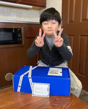 Alan Kim Instagram - Many thanks to CAA @creativeartistsagency 💕and my managers @smithersm 💕for the gift which traveled a long distance! The cookies were really delicious💕💕