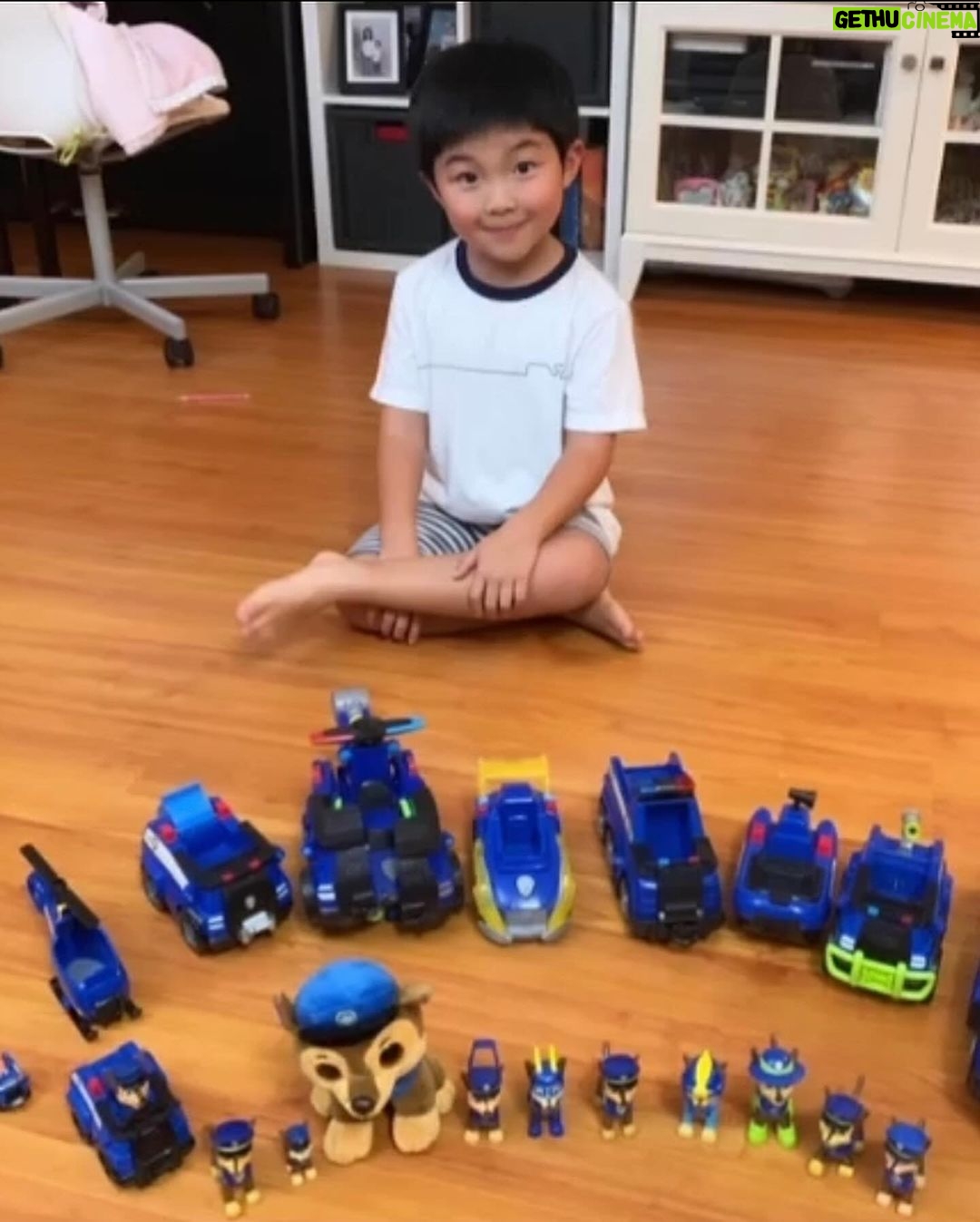Alan Kim Instagram - @pawpatrolmovie Epk interview with amazing food and i got to meet the director, who was very nice! I even got a cookie! 🤤😂 @paramountplus @pawpatrol #pawpatrol #pawpatrolmovie