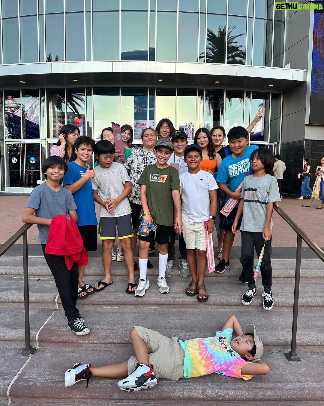Alan Kim Instagram - Super late @theatercampthemovie Post! Thank you to my lovely friends who cheered and loved the movie with me ❤️❤️. I am happy and honored to be part of this amazing movie, and I hope you guys will enjoy it too!! Go check it out in @Hulu now!! #theatercamp @searchlightpics