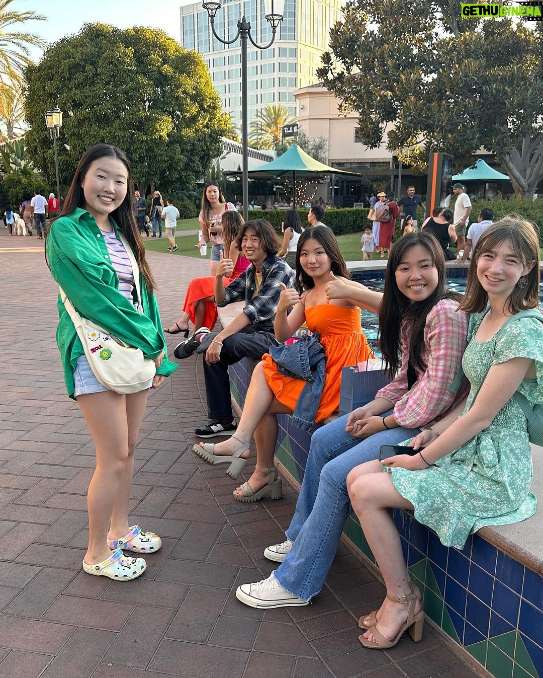 Alan Kim Instagram - Super late @theatercampthemovie Post! Thank you to my lovely friends who cheered and loved the movie with me ❤️❤️. I am happy and honored to be part of this amazing movie, and I hope you guys will enjoy it too!! Go check it out in @Hulu now!! #theatercamp @searchlightpics
