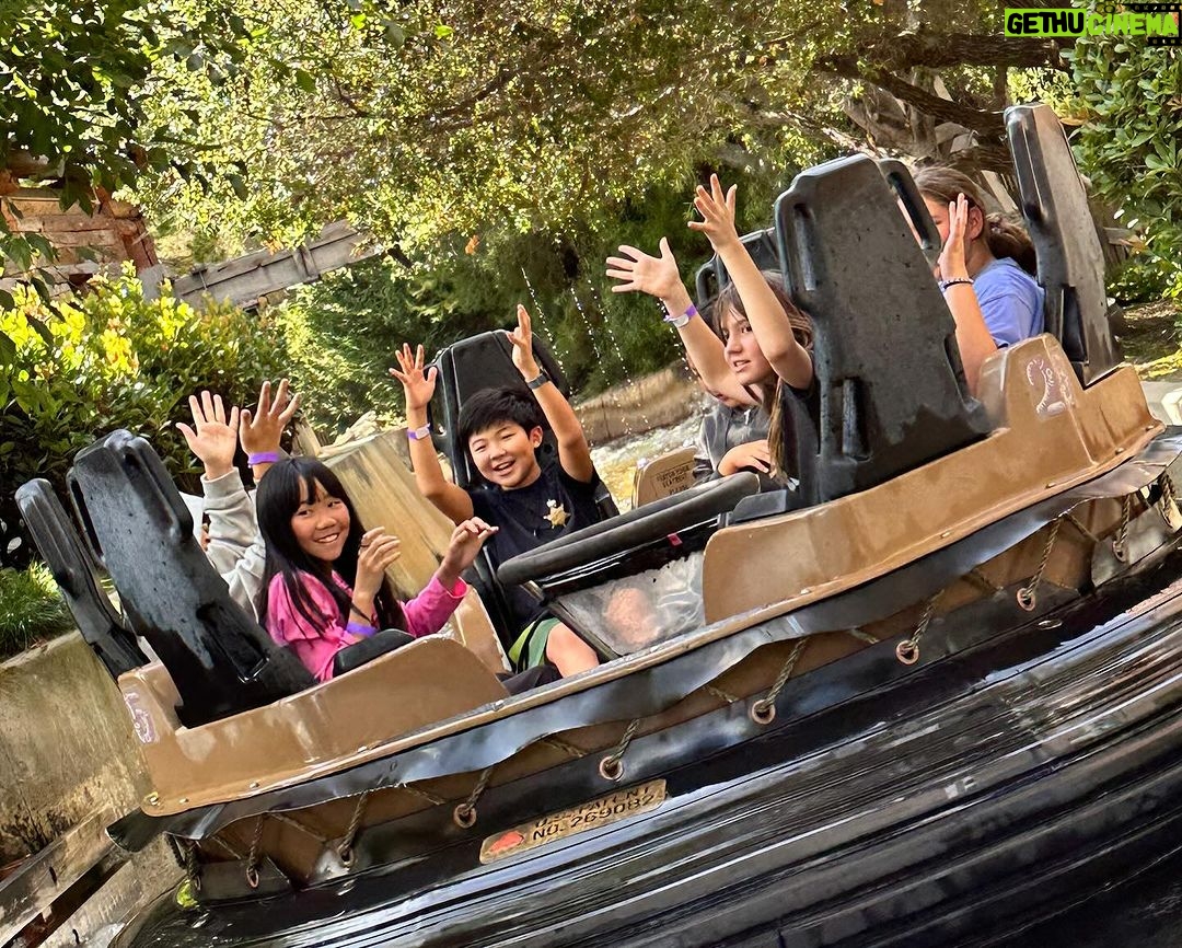 Alan Kim Instagram - Happy birthday to one of my bffs. Laila! 🩷❤️It was so fun at Knotts berry farm! 👍🏻👍🏻Also one of my Bffs Timothy’s birthday was last month! The pool party was also so much fun! Thank you so much for being my friends and inviting me to these fantastic birthday parties!! ❤️🩷😂