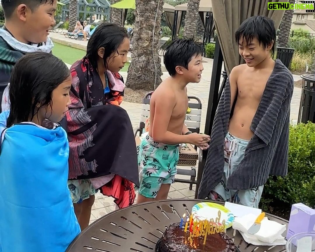 Alan Kim Instagram - Happy birthday to one of my bffs. Laila! 🩷❤️It was so fun at Knotts berry farm! 👍🏻👍🏻Also one of my Bffs Timothy’s birthday was last month! The pool party was also so much fun! Thank you so much for being my friends and inviting me to these fantastic birthday parties!! ❤️🩷😂