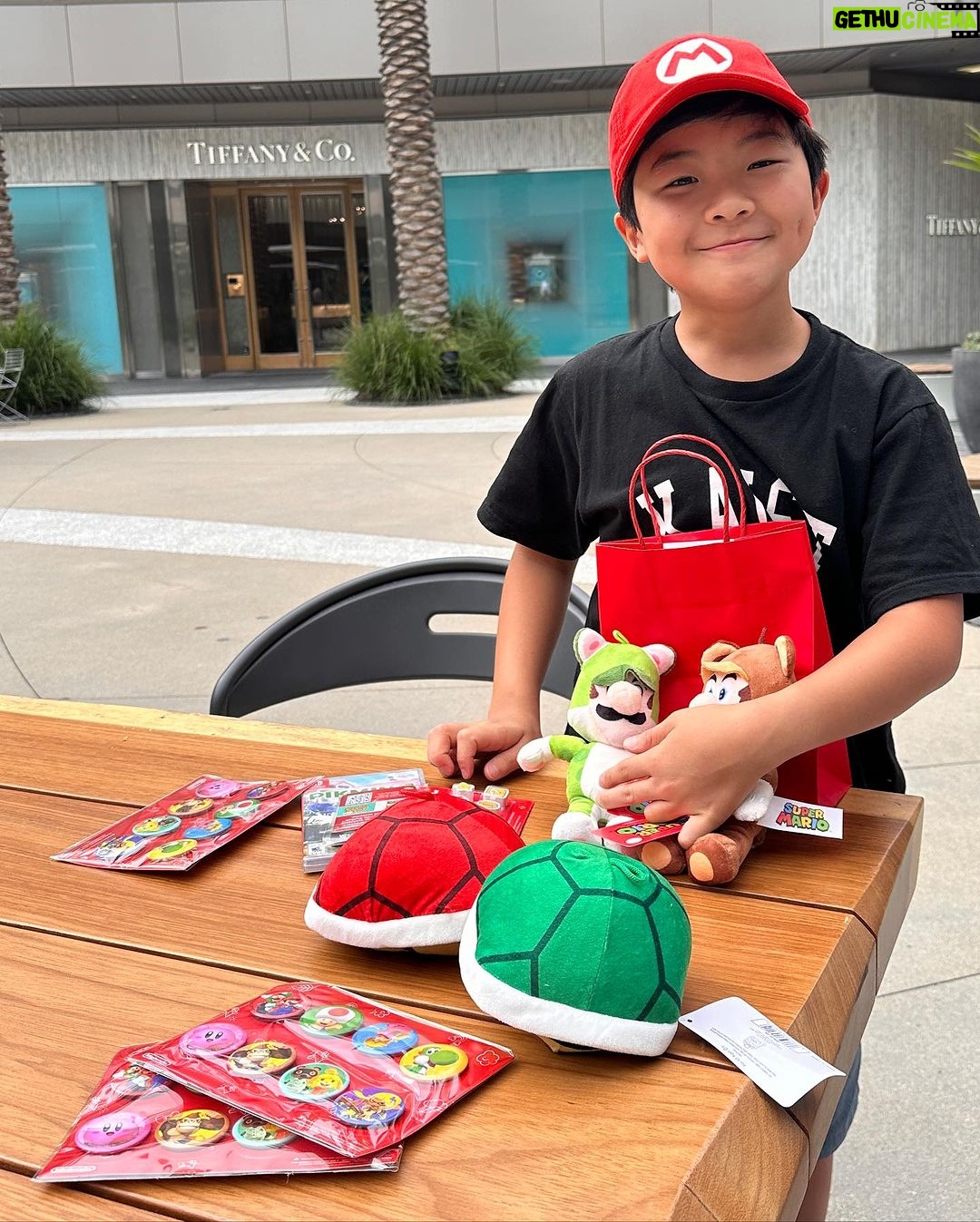 Alan Kim Instagram - Thank you for inviting me! We had a great time!! Soooo fun!! It was so much more fun because Christina @agentoh and Alex @alex4chang was there! Nintendo is really amazing!🎮 @nintendoamerica #nintendo #nintendoswitch #summerofplay Santa Monica Place