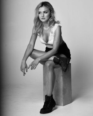 Alana Boden Instagram - It’s been so long since I last posted so here are some photos of me by the super talented @ozgur.la 
I have to be honest, if I hadn’t had the chance to shoot with @ozgur.la I don’t think I’d be posting anything right now. Uploading photos has become something I over think and work myself up about.

Every kind message/comment makes my day and I truly appreciate every single one of you who decides to use Instagram as a way of uplifting and supporting one another ❤️Unfortunately not everyone uses it in such a positive way. I try to remind myself that I shouldn’t be hurt by other people’s words, to focus on the wonderful messages I do receive, but the reality is I can be. I’m learning to accept that I am sensitive and it’s normal for other people’s words to have an effect on me. I want to be honest with you all since I have been so inactive lately and I also want to say thank you to everyone for being so patient with me. If anyone’s feeling the same I’m here for you 🥰